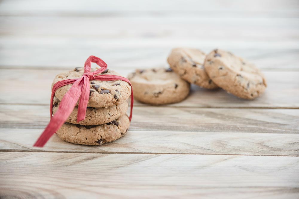 Cookies wrapped in a ribbon - Everyone needs some mothering